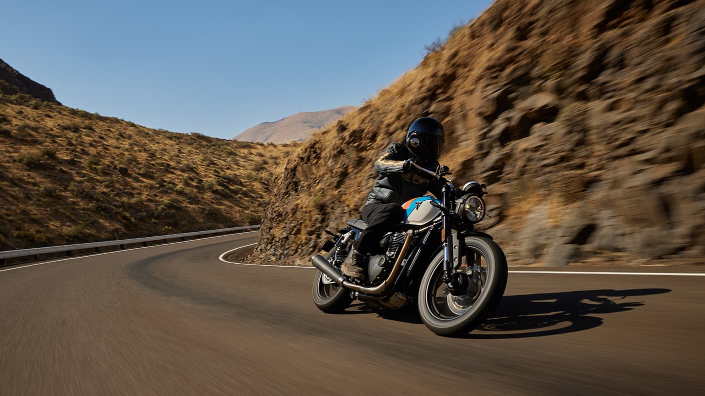 Triumph Speed Twin 900 on mountain road