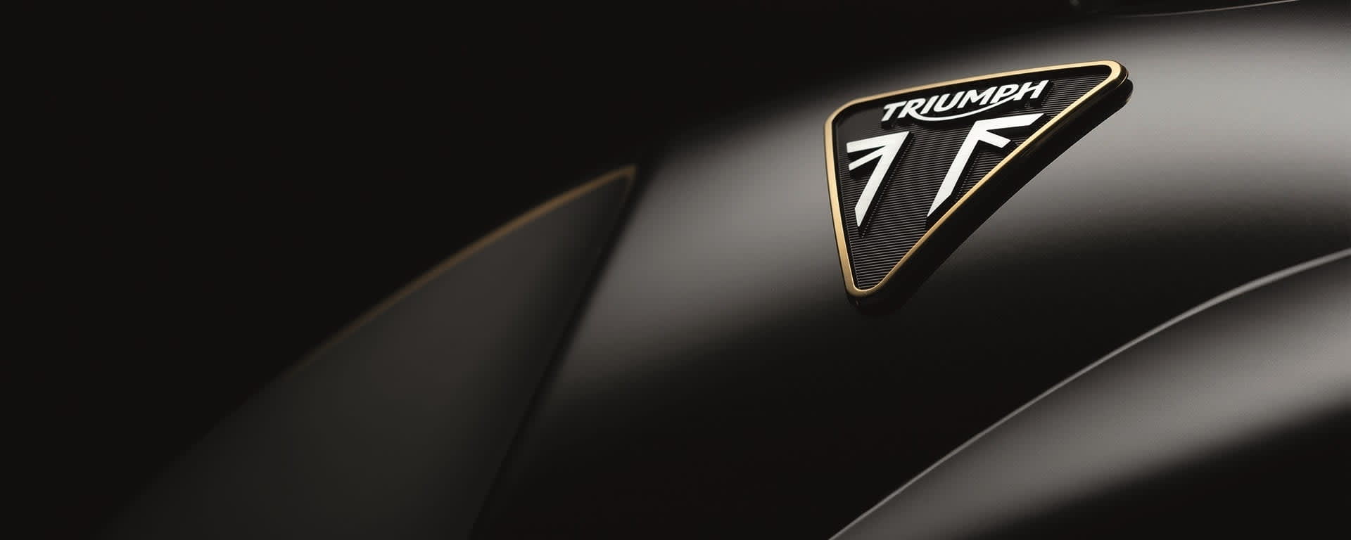 Thruxton tank badge)