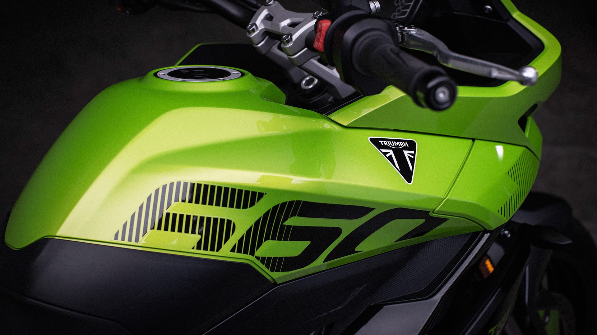 Tiger Sport 660 in Roulette Green graphics