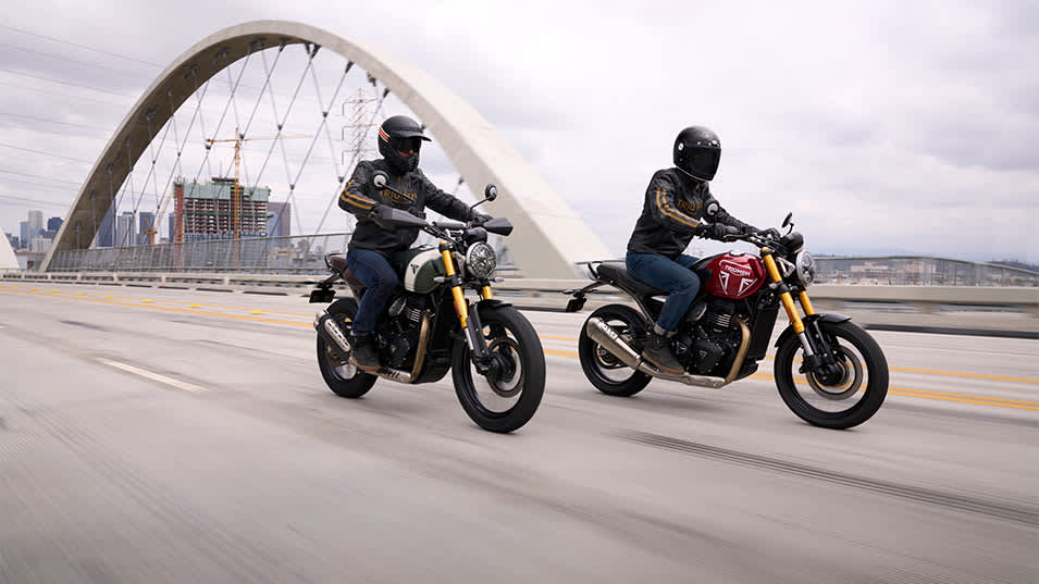 Triumph T-series Scrambler 400 x and Speed 400